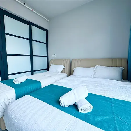 Sunset Seaview Vacation Condos @ Jesselton Quay