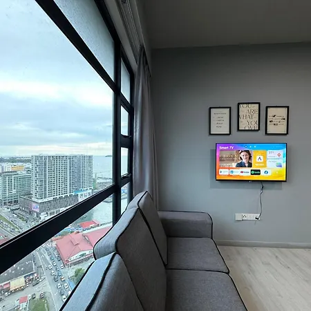 Sunset Seaview Vacation Condos @ Jesselton Quay